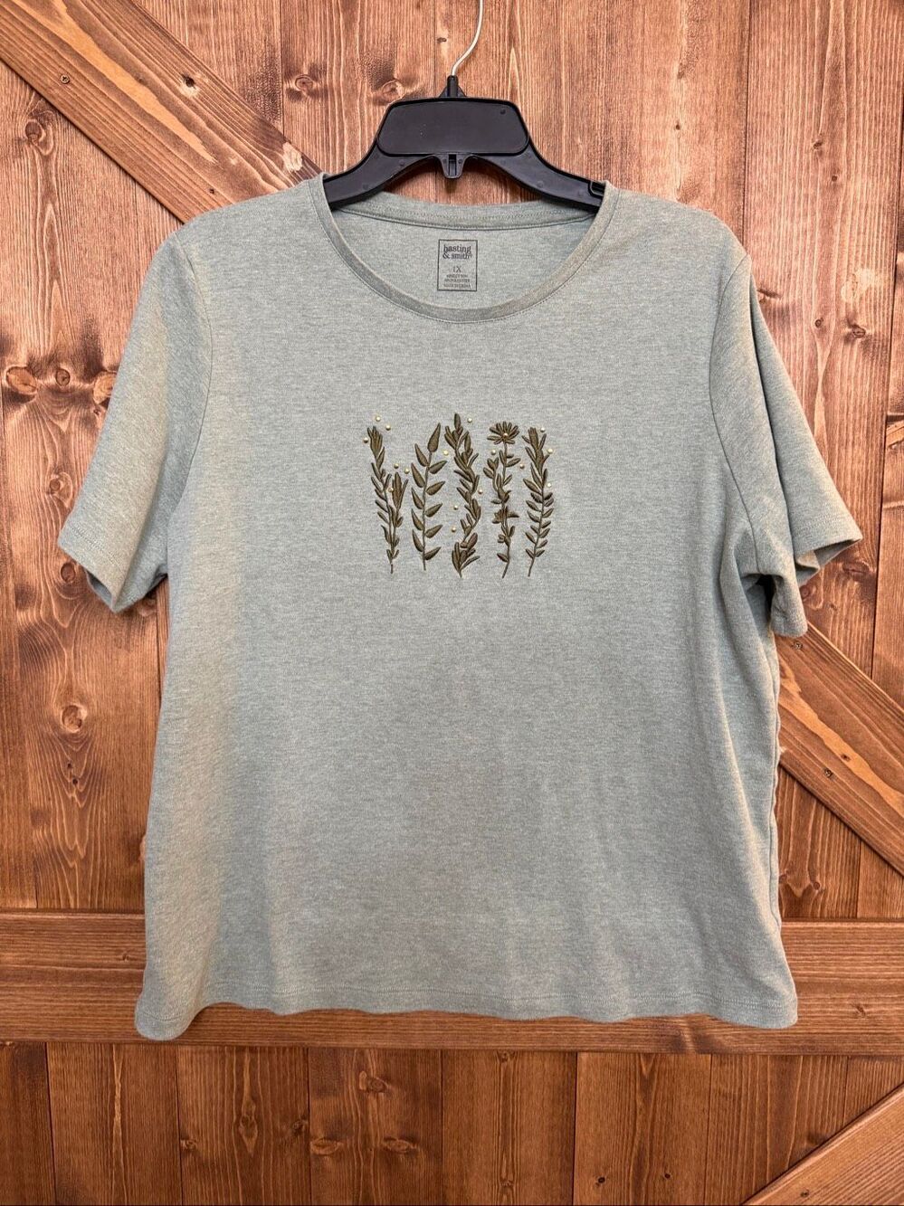 Hasting & Smith Women’s 1X Green Embroidered Floral Short Sleeve T Shirt Cotton